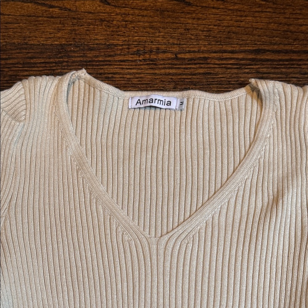 Cream Ribbed V-Neck Sweater women’s size medium - Picture 5 of 12